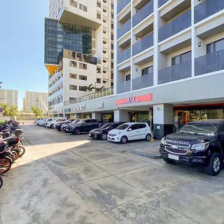 Mall Of Asia Condo With Balcony Facing Pool @ Shore2 Manila Exterior photo