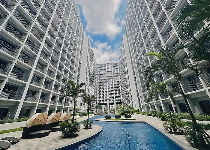 Mall Of Asia Condo With Balcony Facing Pool @ Shore2